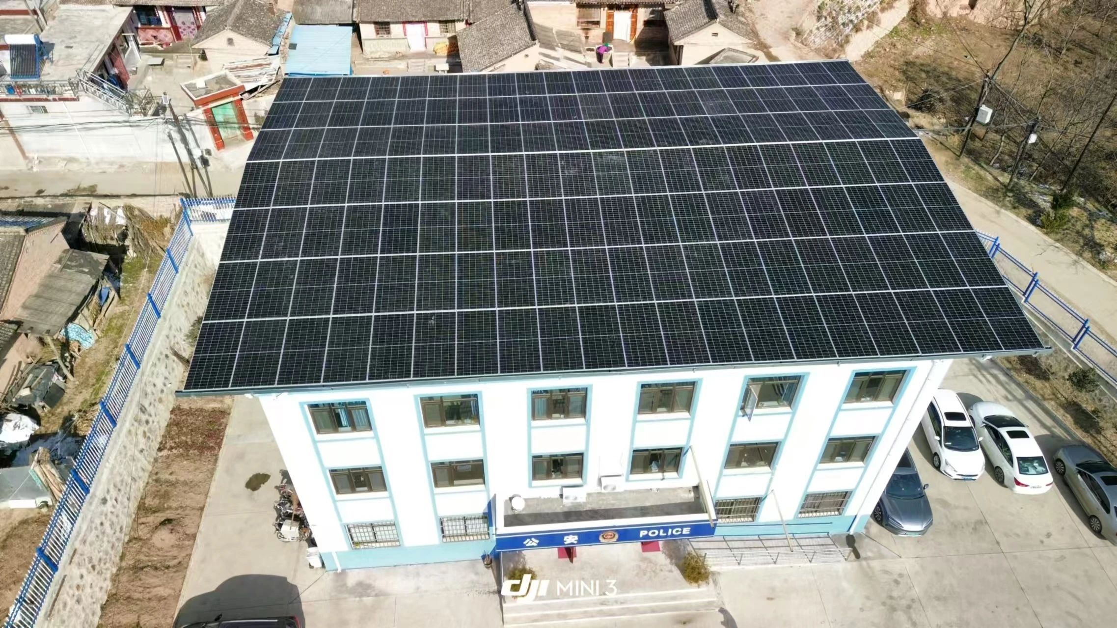 从一片光伏板看陕西修建企业绿色转型